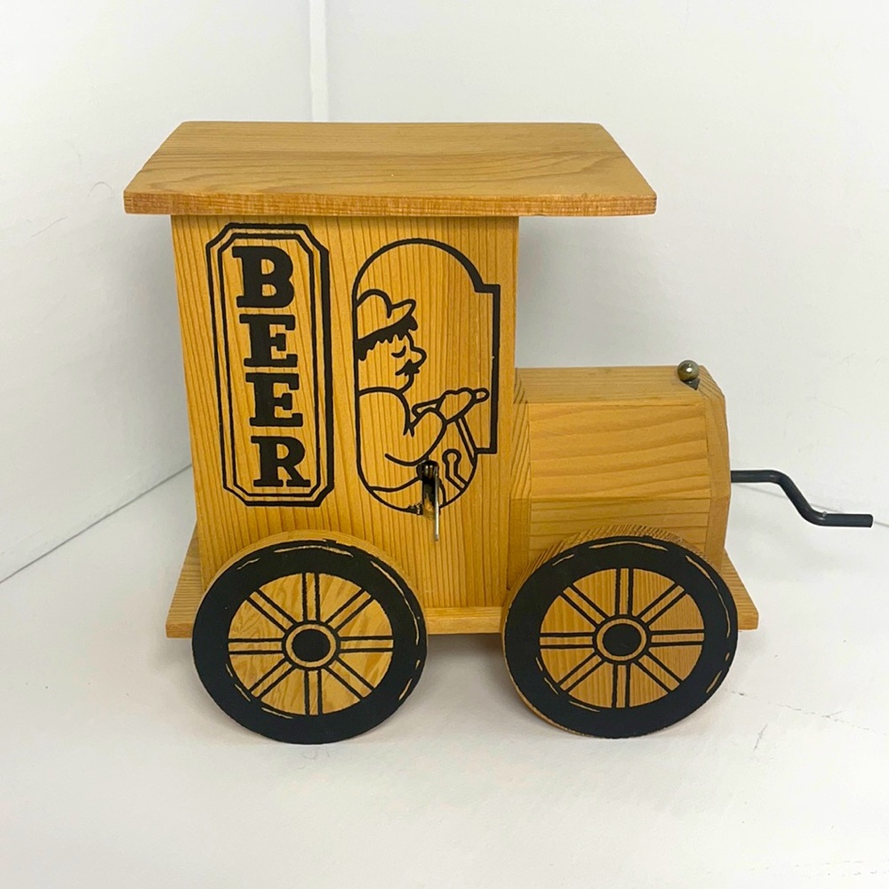 1979  Wooden Beer Music Box Bar novelty plays "Roll Out the Barrels"